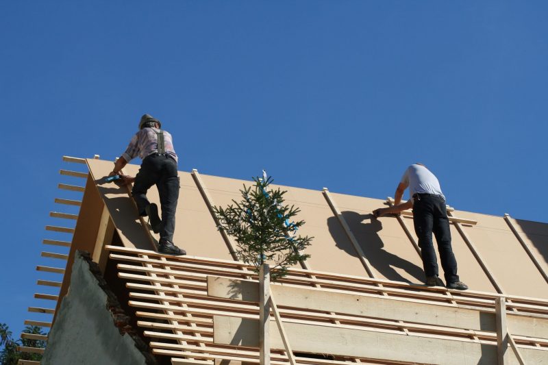 The Extreme Dangers of DIY Commercial Roof Repair in Illinois