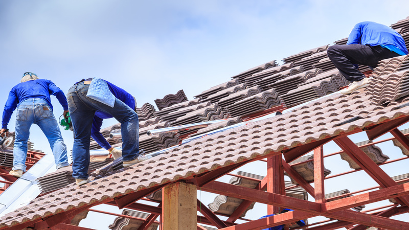 A Roofing Contractors in Astoria, OR Has the Right Covering for the Job